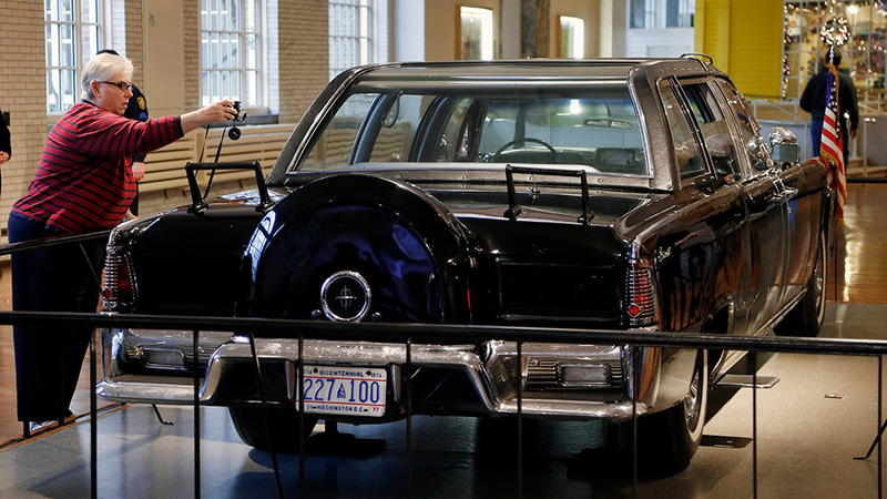 Illustration for article titled Amazingly, JFK's Limo Was Still Used More Than a Decade Past His Death
